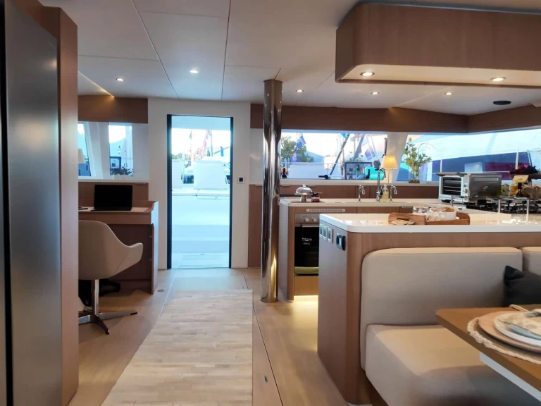 Hire a Bali SNAPDRAGON Nassau