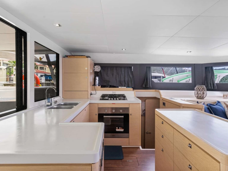 Luxury Yacht hire in Tortola - Cervetti Morning Star