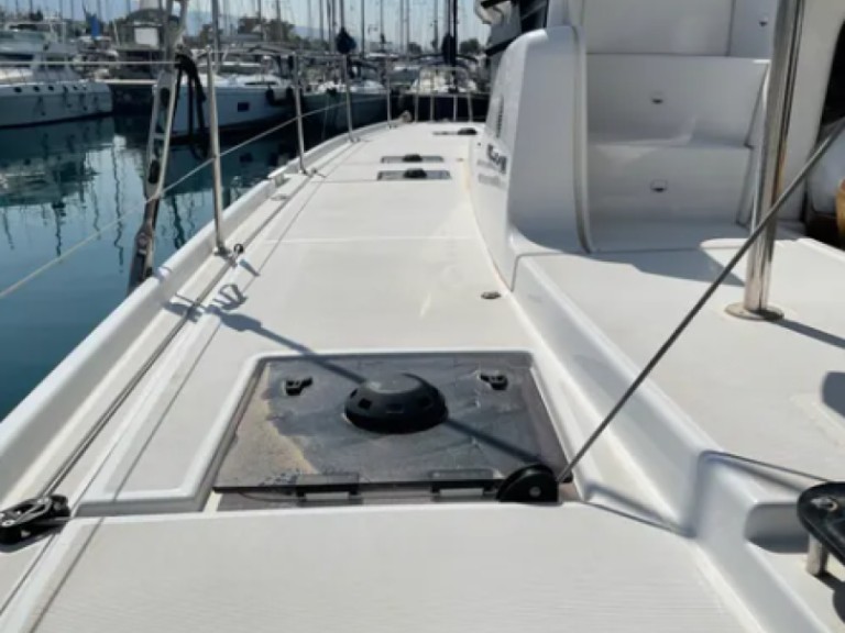 Yacht hire Alimos cheap Lagoon 46