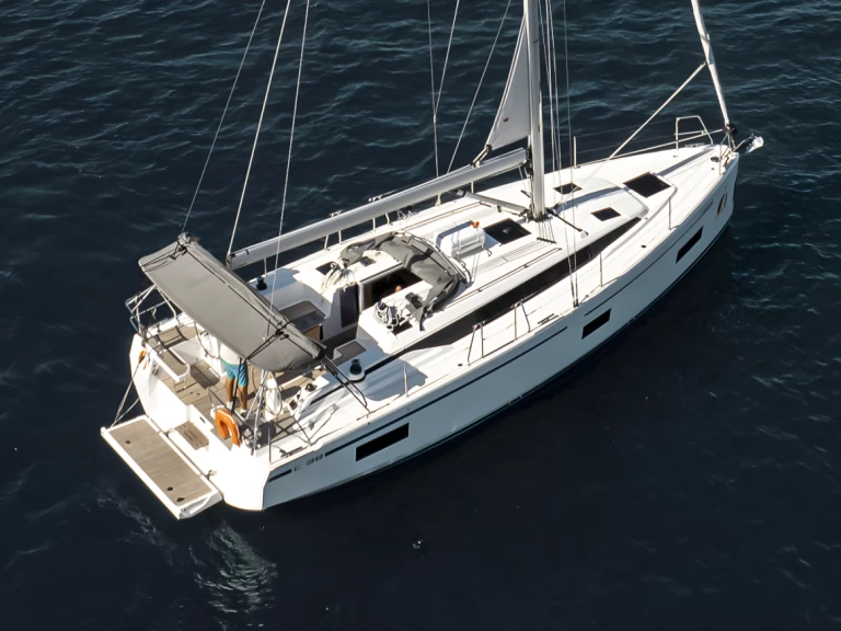 Hire a Bavaria Bavaria C38 Fethiye