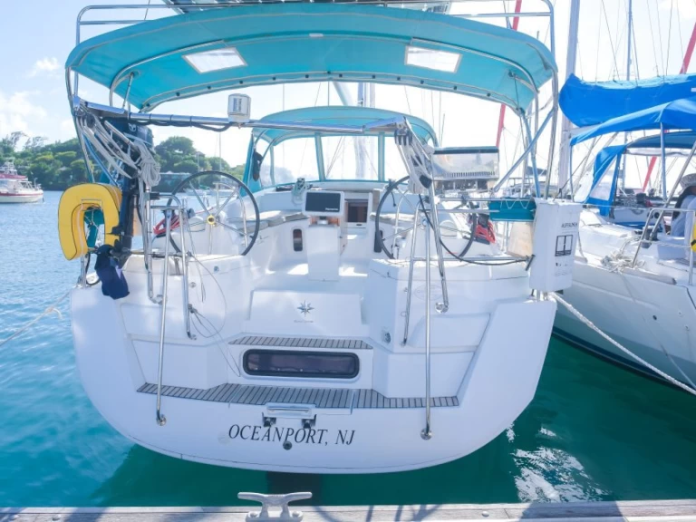 Sailboat to hire Parish of Saint George at the best price