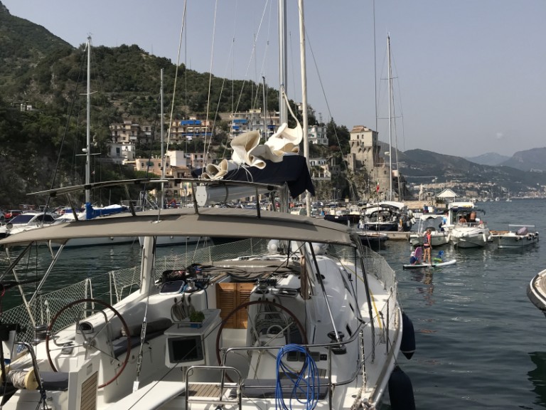 Charter a Bénéteau Oceanis 50 in Nydri on Samboat