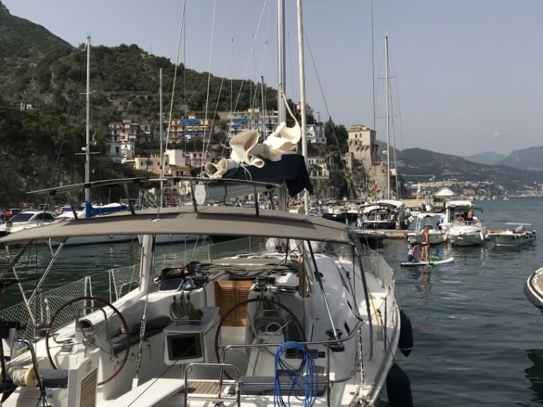 Charter a Bénéteau Oceanis 50 in Nydri on Samboat