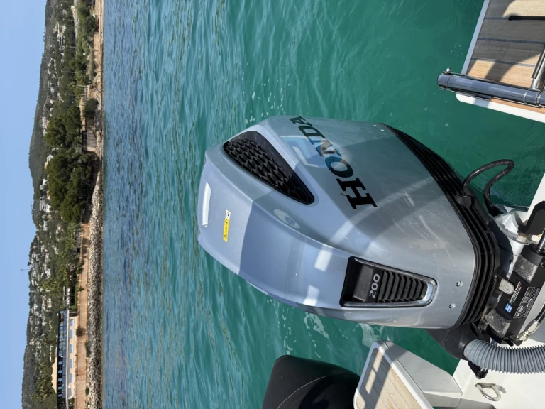 Hire RIB Vanguard with a boat licence