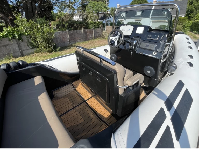 Charter a Brig Eagle 6.7 in Quiberon on Samboat
