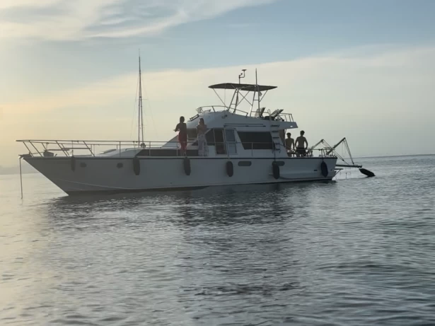 Hire a Guy Couach Guy Couach 1400 Fly Dénia