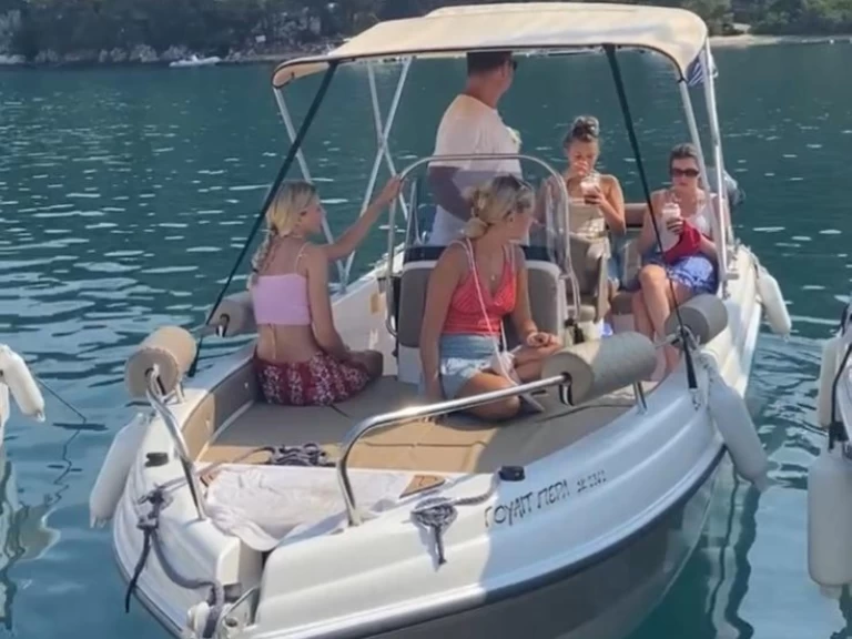 Motorboat hire in Gaios - Karel Ithaca 550