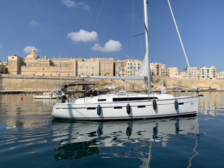 Yacht charter Kalkara - Bavaria Bavaria 41 on SamBoat