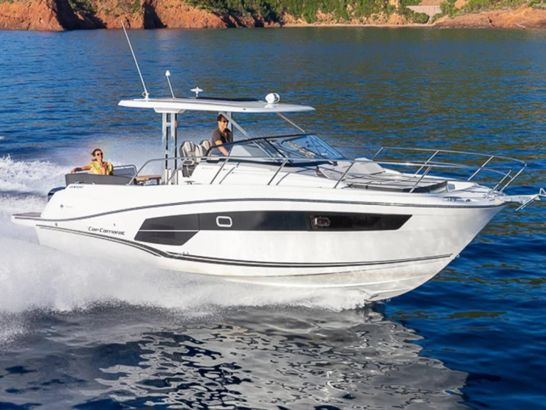 Hire Motorboat Jeanneau with a boat licence