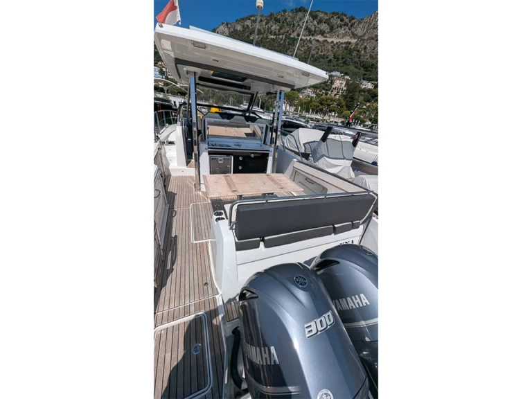 Hire a Jeanneau Cap Camarat 10.5 WA Saint-Jean-Cap-Ferrat