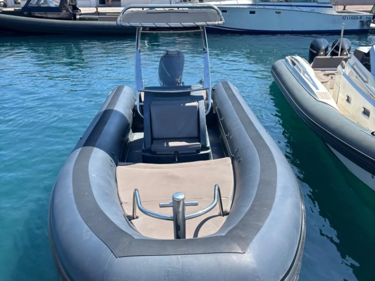 Hire RIB Sea Water with a boat licence