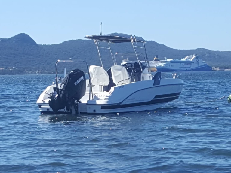 Charter a Bénéteau Flyer 6.6 SPACEdeck in Porto-Vecchio on Samboat