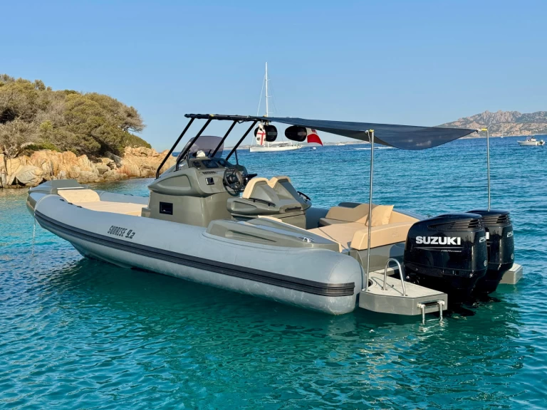 Charter a Mirimare Sunrise 9.2 in Poltu Quatu on Samboat