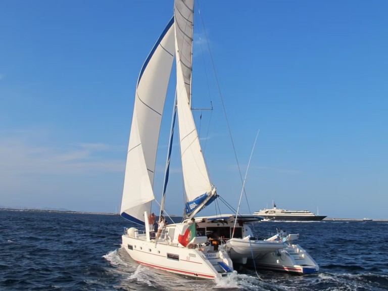 Hire a Catana Catana 50 Belém