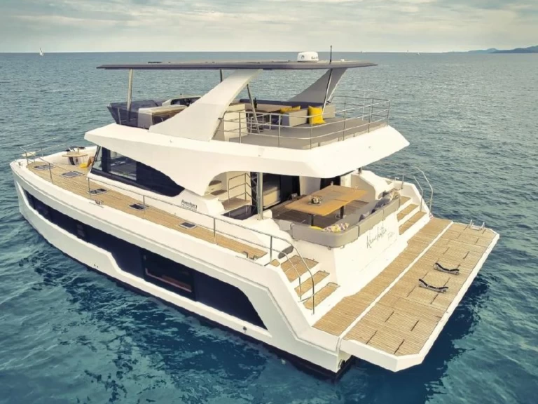 Hire Motorboat Aventura with a boat licence