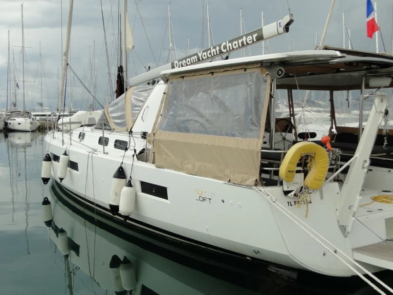 Hire Sailboat with or without skipper Jeanneau Alimos
