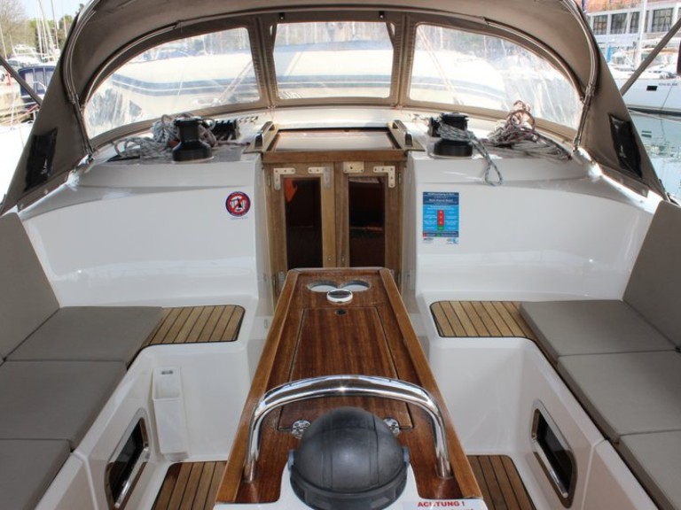 Charter a Bavaria Cruiser 46 in Biograd na Moru on Samboat