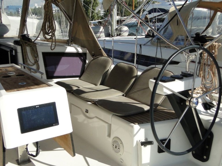 Sailboat hire in Alimos - Dufour Dufour 430 Grand Large