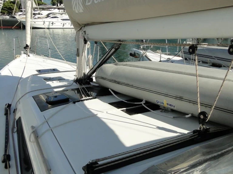 Charter a Dufour Dufour 430 Grand Large in Alimos on Samboat