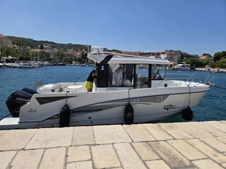 Charter a Bénéteau Beneteau Barracuda 8 in Split on Samboat