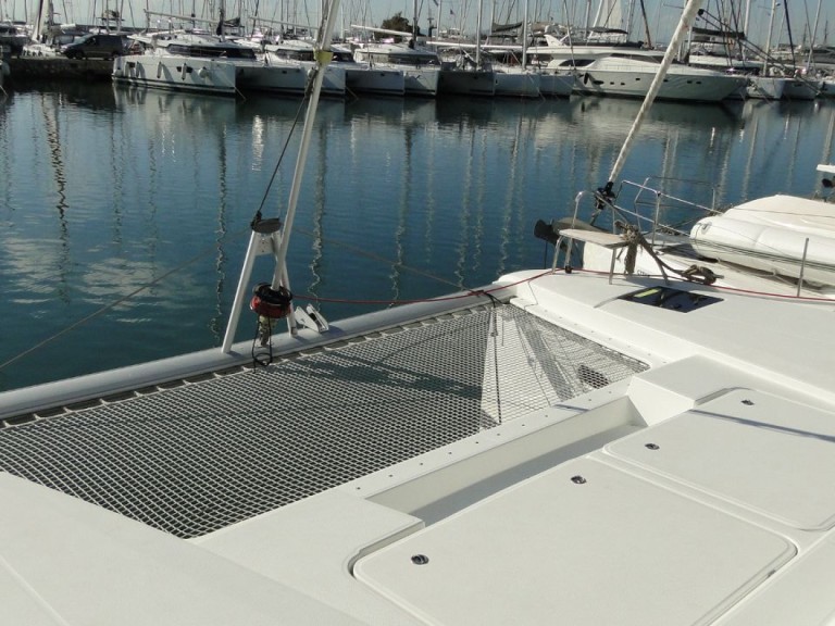 Hire Catamaran with or without skipper Fountaine Pajot Alimos