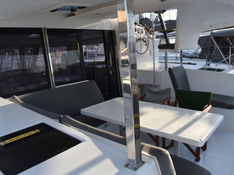 Yacht hire Lefkáda cheap Isla 40