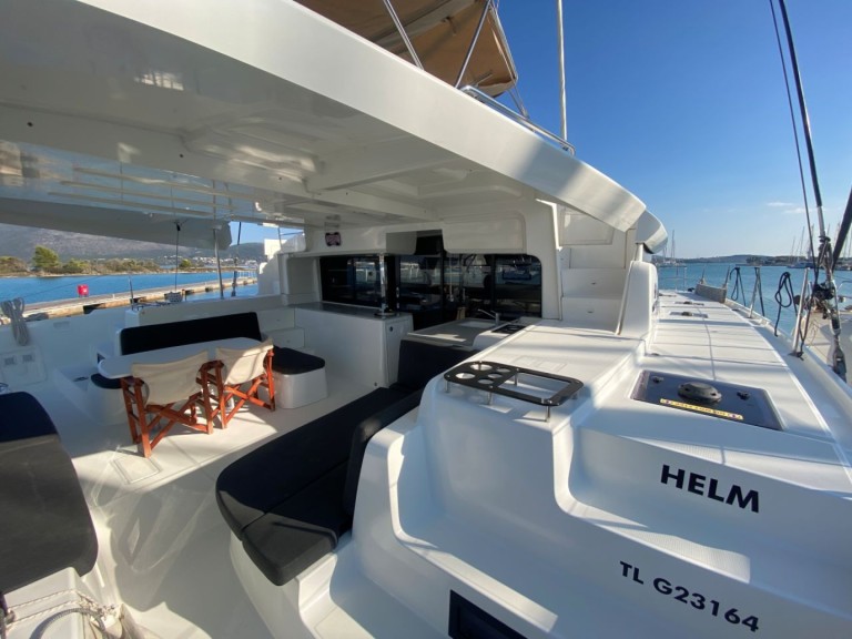 Catamaran to hire Lefkáda at the best price