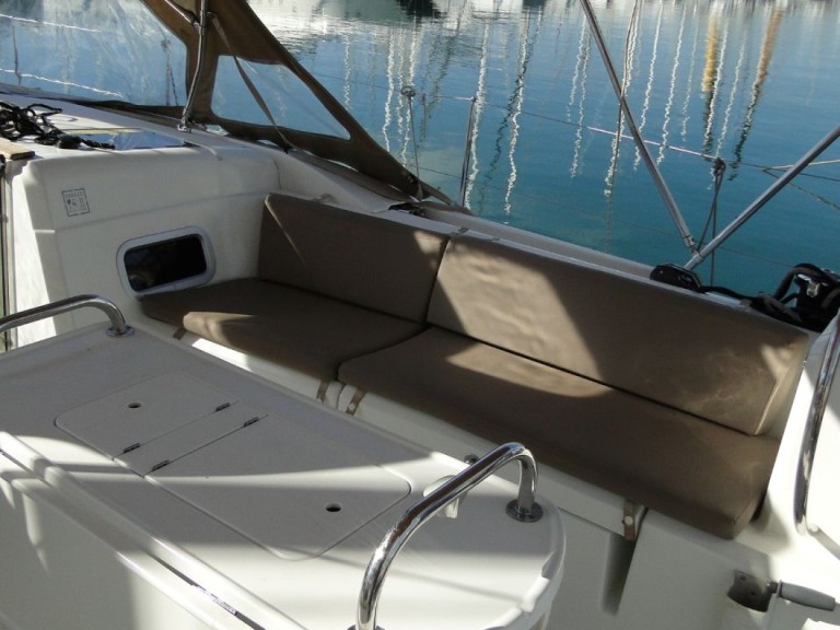 Yacht hire Alimos cheap Sun Odyssey 479