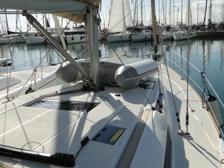Sailboat hire in Alimos - Jeanneau Sun Odyssey 479