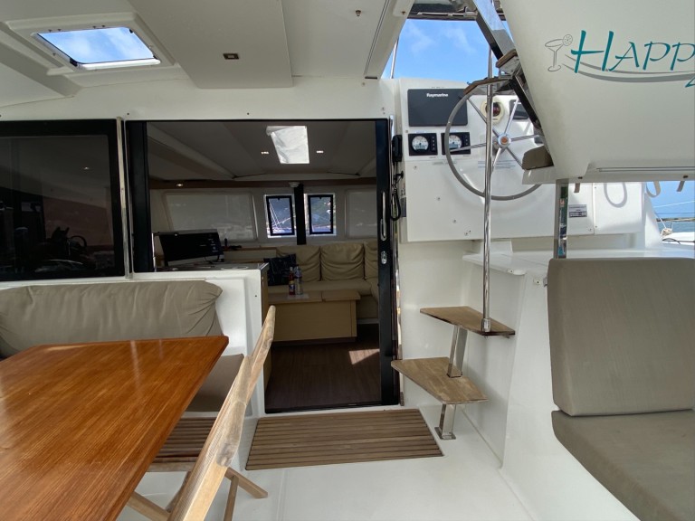 Yacht hire Road Town cheap Lucia 40