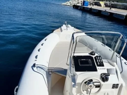 Hire RIB Capelli with a boat licence