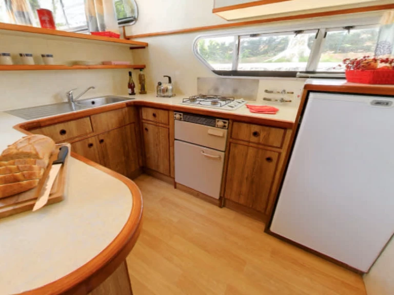 Yacht charter Chertsey -  Classique on SamBoat