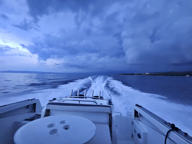 Charter a Bénéteau Beneteau Barracuda 8 in Split on Samboat
