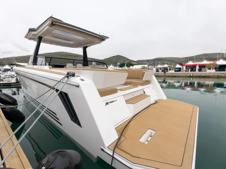 Motorboat to hire Split at the best price