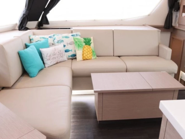 Catamaran to hire Road Town at the best price