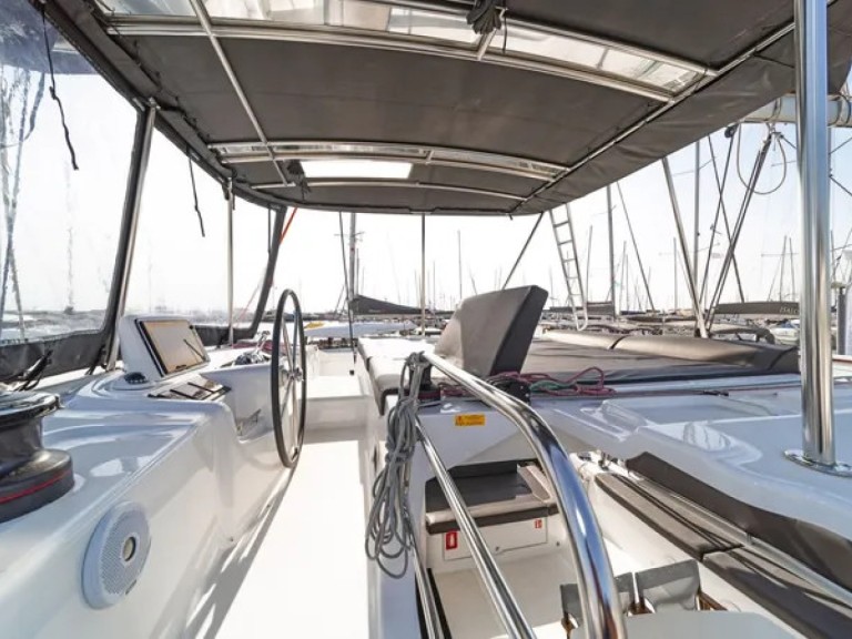 Yacht charter Alimos - Lagoon Lagoon 46 on SamBoat