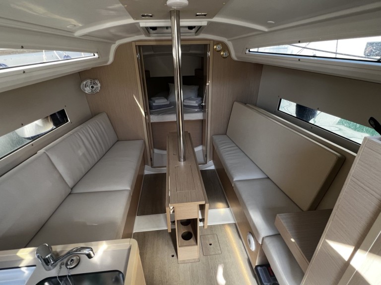 Bénéteau Oceanis 30.1 charter bareboat or skippered in  Volos