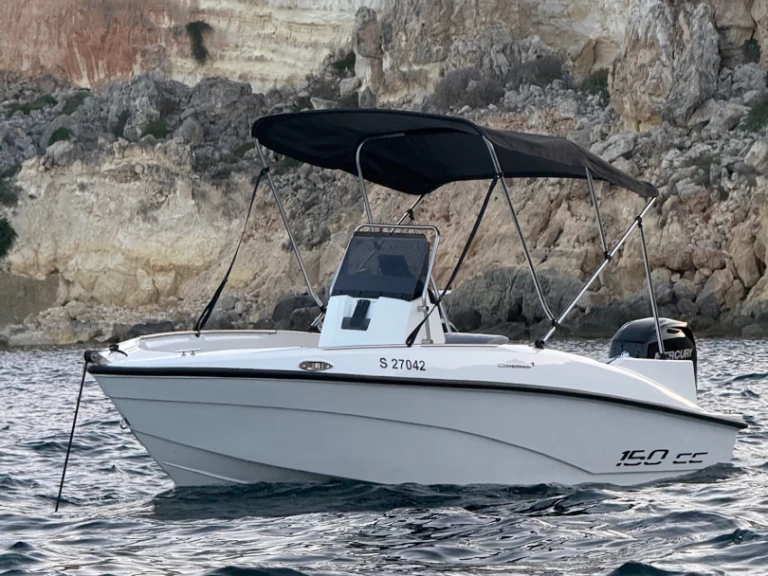 Motorboat to hire Xemxija at the best price