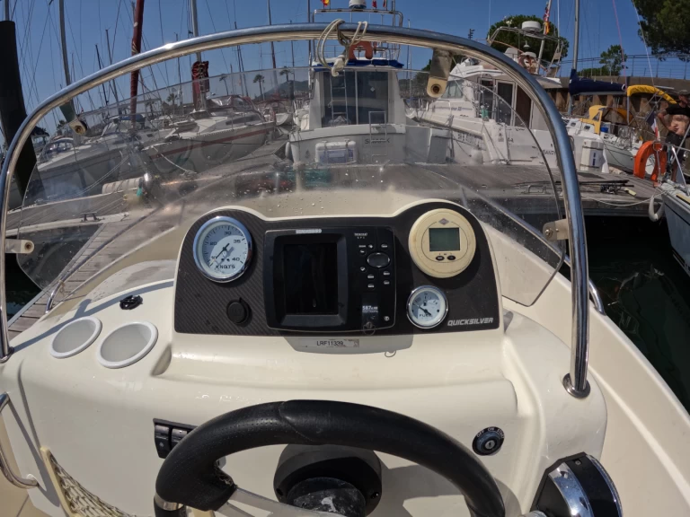 Motorboat to hire Hendaye at the best price