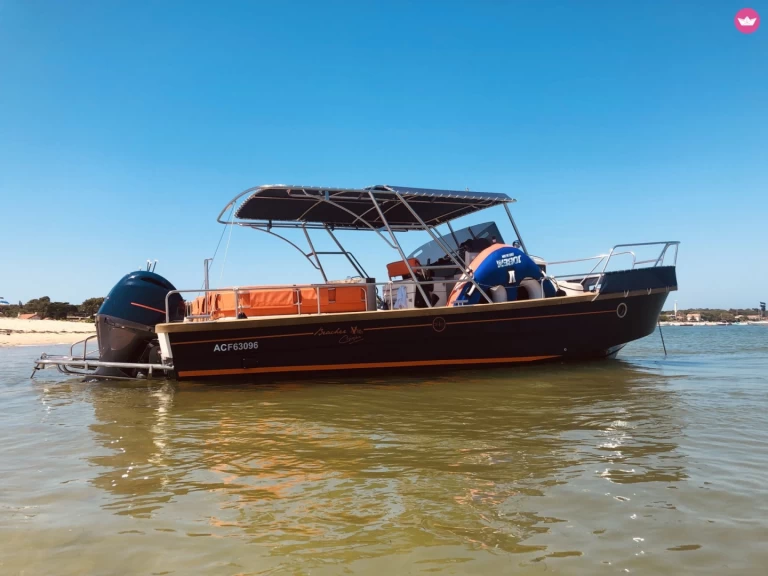 Hire Motorboat Beacher with a boat licence