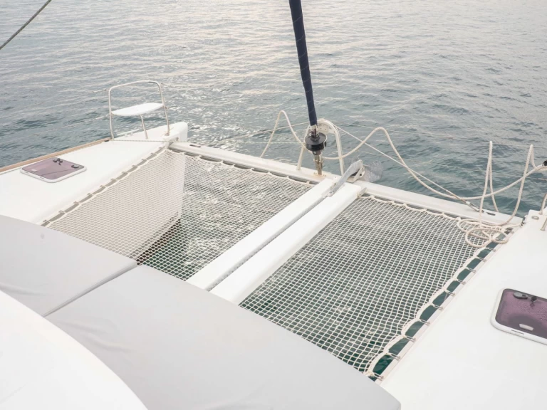 Yacht charter Torrevieja - Lagoon Lagoon 380 S2 on SamBoat