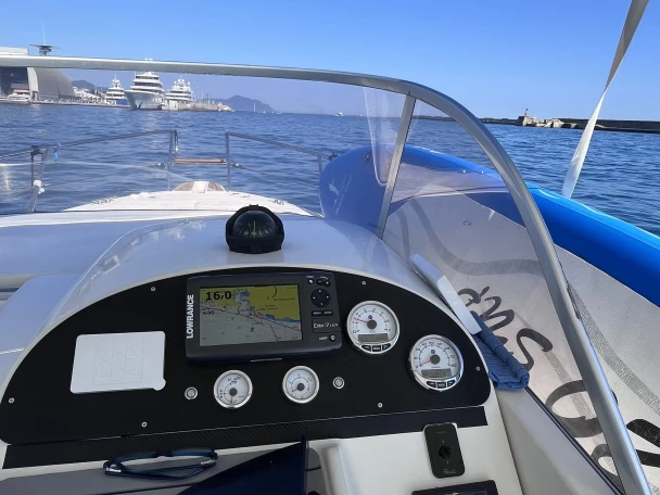 Hire Motorboat Capelli with a boat licence