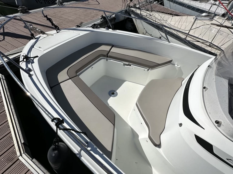 Hire Motorboat with or without skipper Jeanneau Le Havre