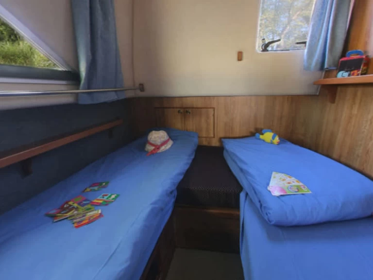 Charter a  Grand Classique in Branges on Samboat