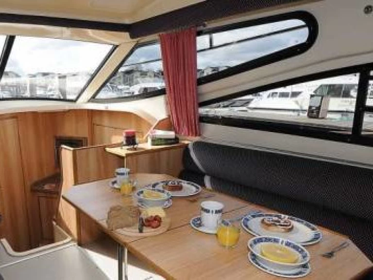 Motorboat hire in Spean Bridge - Le Boat Consul