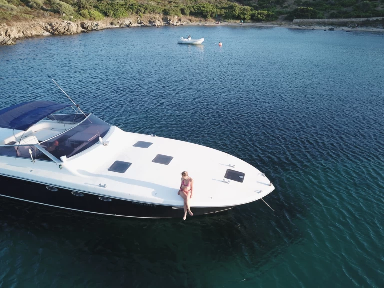 Motorboat hire in Olbia Port - Itama Itama 45