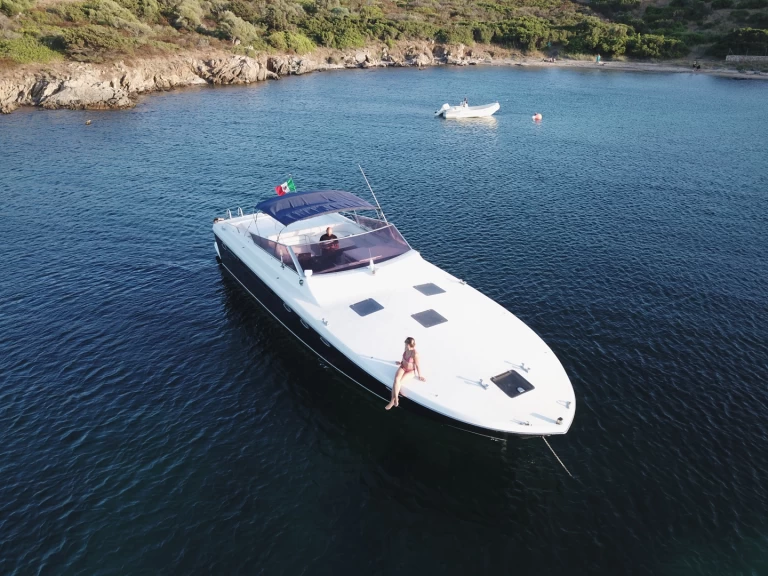 Charter a Itama Itama 45 in Olbia Port on Samboat