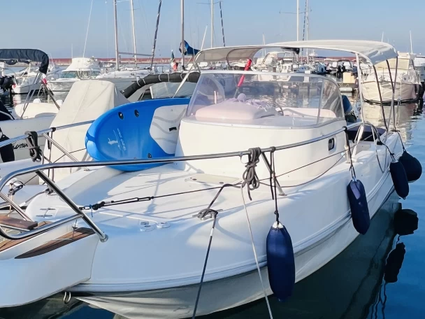 Capelli Capelli 27 Wa charter bareboat or skippered in  Genova