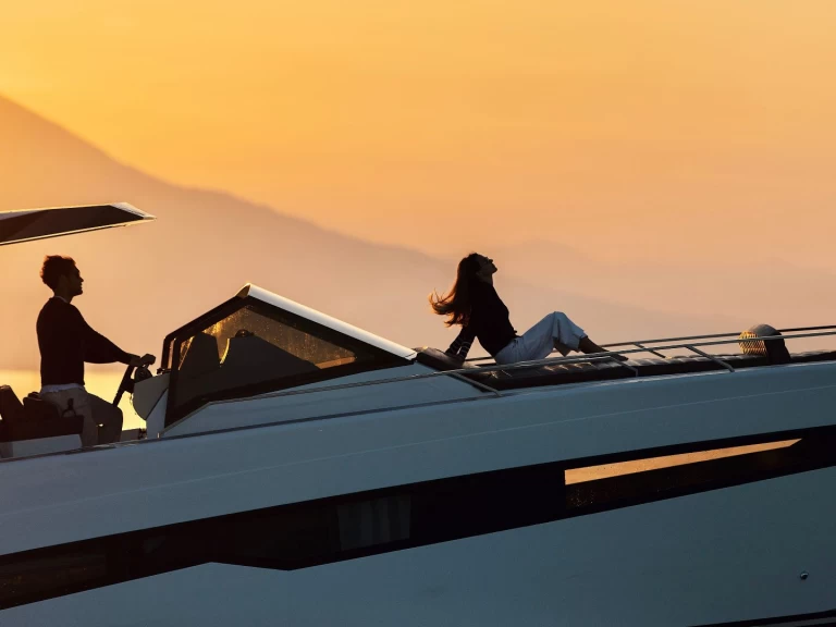 Motorboat to hire Antibes at the best price