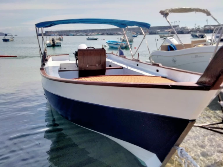 Hire Motorboat with or without skipper Lancia Giardini-Naxos